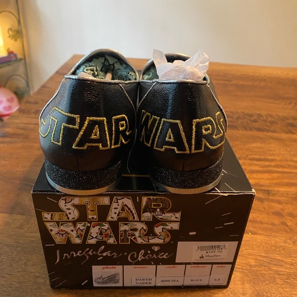 NIB Star Wars Irregular Choice Darth Vader - Disney Parks Exclusive size 9.5 - Picture 4 of 9